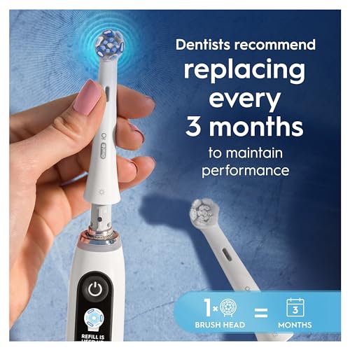 Thumbnail 3 de Oral-B iO Ultimate Clean Toothbrush Head — Twisted & Angled Bristles, Pack of 4 (White)