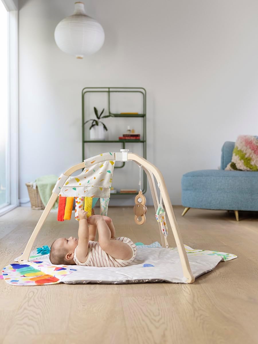 Detalle 2 de Lovevery The Sensory Stripes Sensory Toy for Play Gym, Multi-Coloured Fabric