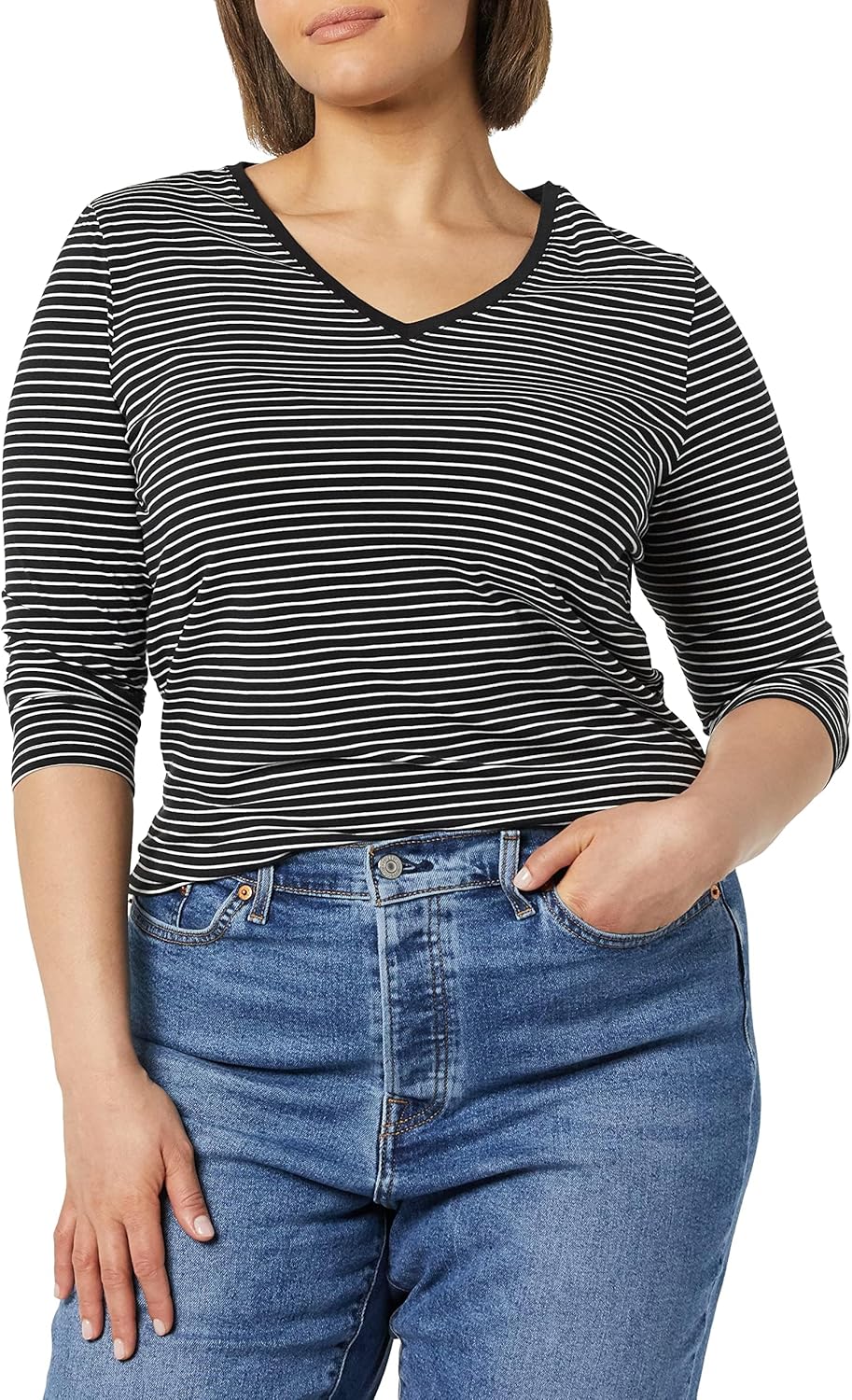 Thumbnail 2 de Amazon Essentials Women’s Regular-Fit 3/4 Sleeve V-Neck T-Shirt (Plus Size available)