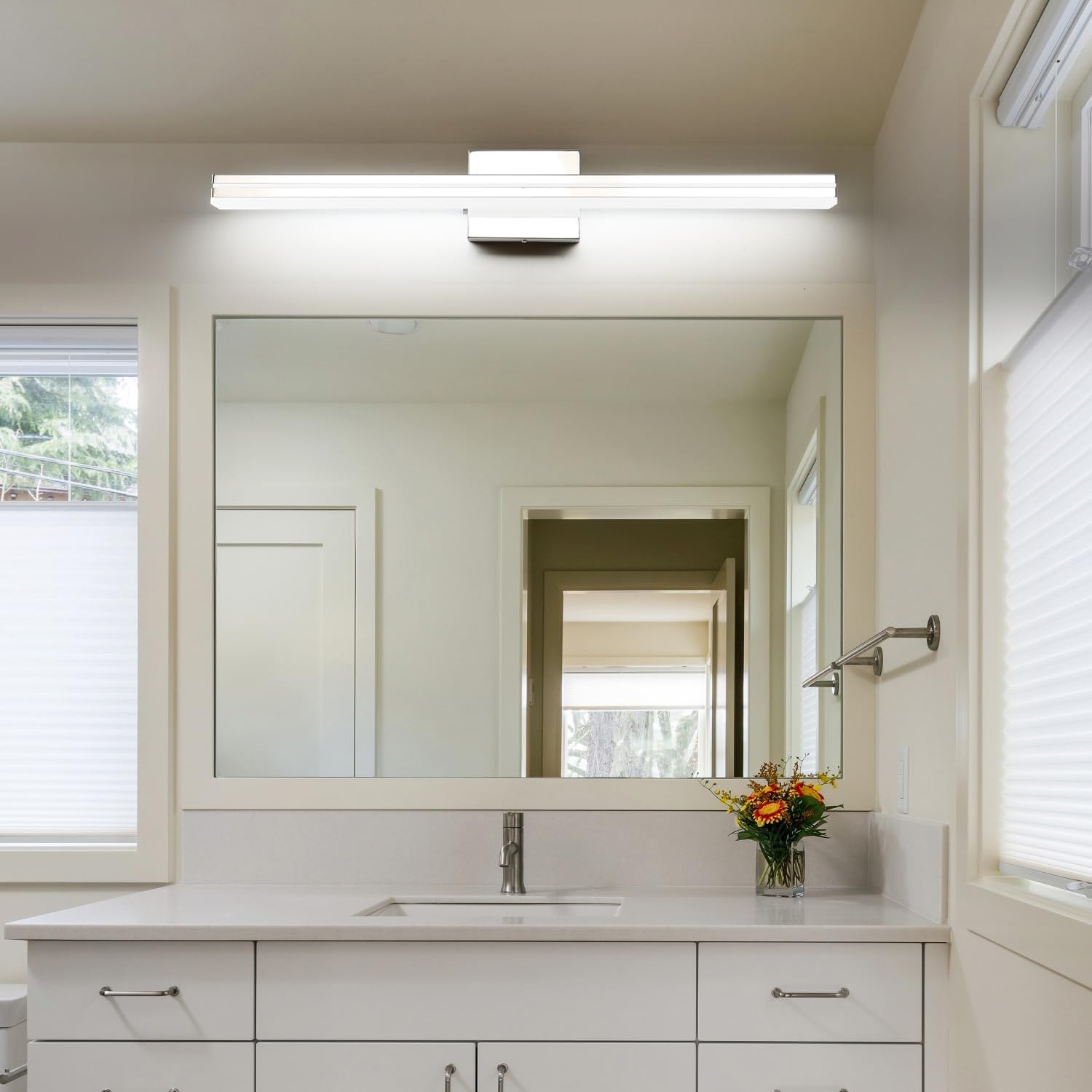 Thumbnail 6 de SineRise c73d3d5f-c3bb-4dd1-b35f-22a3c5066878 32-Inch LED Vanity Light, Chrome