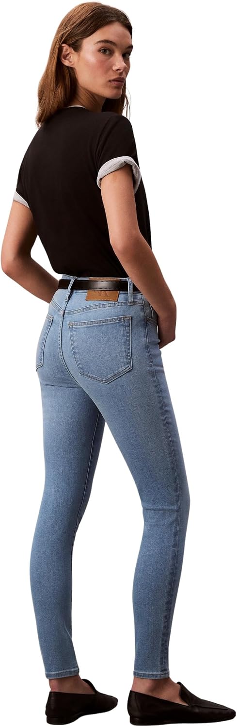 Detalle 2 de Calvin Klein Women’s Mid Rise Skinny Light Cape Jeans