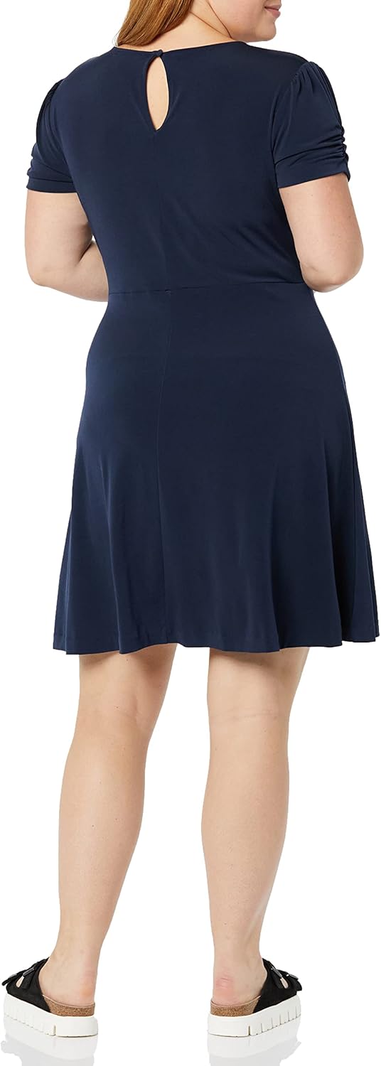 Thumbnail 1 de Amazon Essentials women’s gathered short-sleeve A-line floral dress (plus size available)