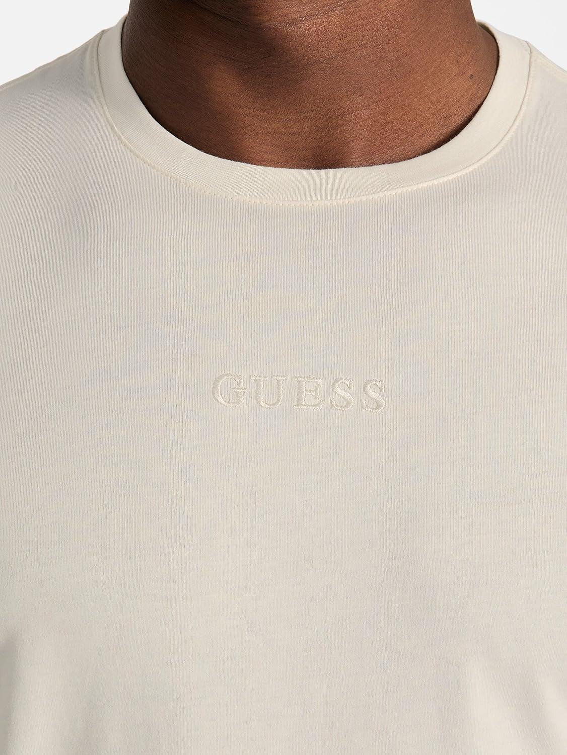 Detalle de Guess Maglietta da uomo a maniche corte con ricamo GUESS Pima Crew