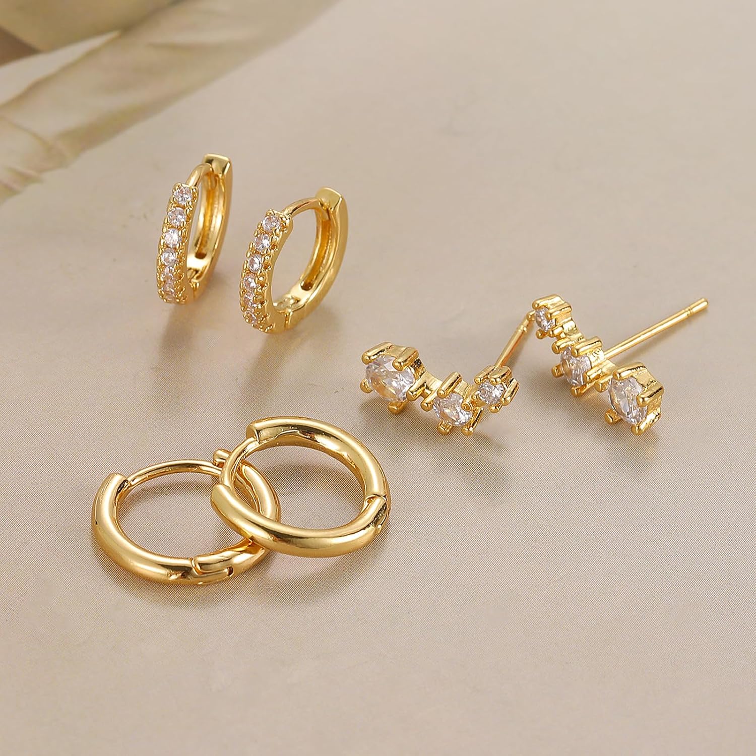 Thumbnail 6 de YEEZII Stud Earrings 14K Gold Plated
