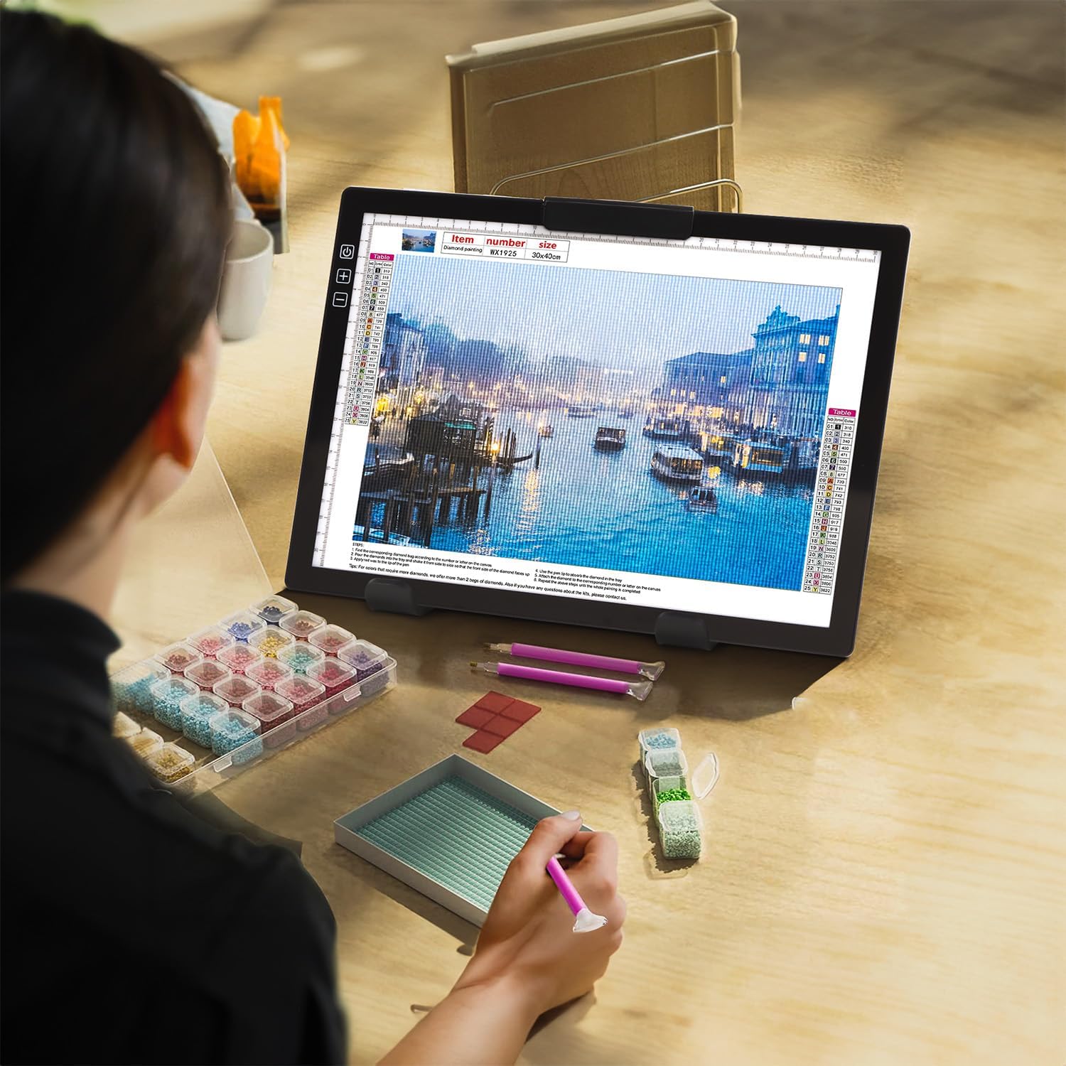 Thumbnail 6 de elice Leuchtplatte DIN A4 mit Ständer & Clip (wiederaufladbares Light Pad) für Diamond Painting, Zeichnen, Skizzieren