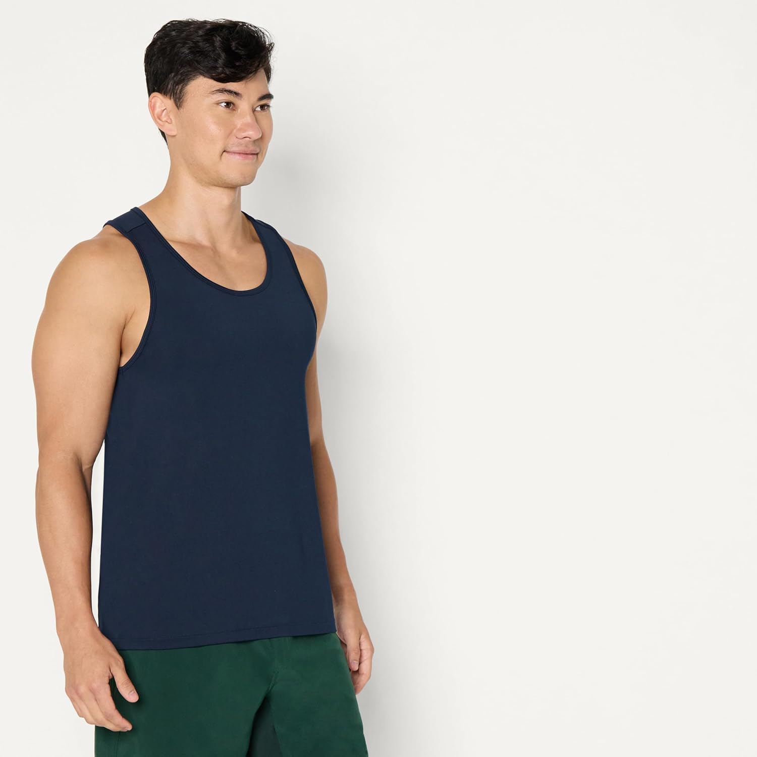 Thumbnail 1 de Amazon Essentials Herren Gym-Tanktop aus Funktionsstretch – leicht, schnelltrocknend