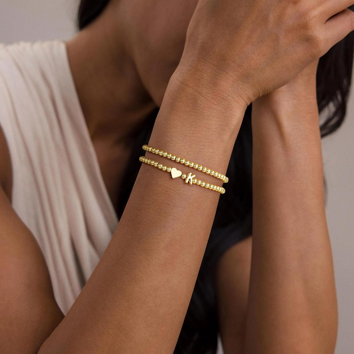 Detalle de TINGN Armband Damen Gold mit Herz – Initialen-Doppelperlenarmband, 14K Vergoldet, 17,5 cm