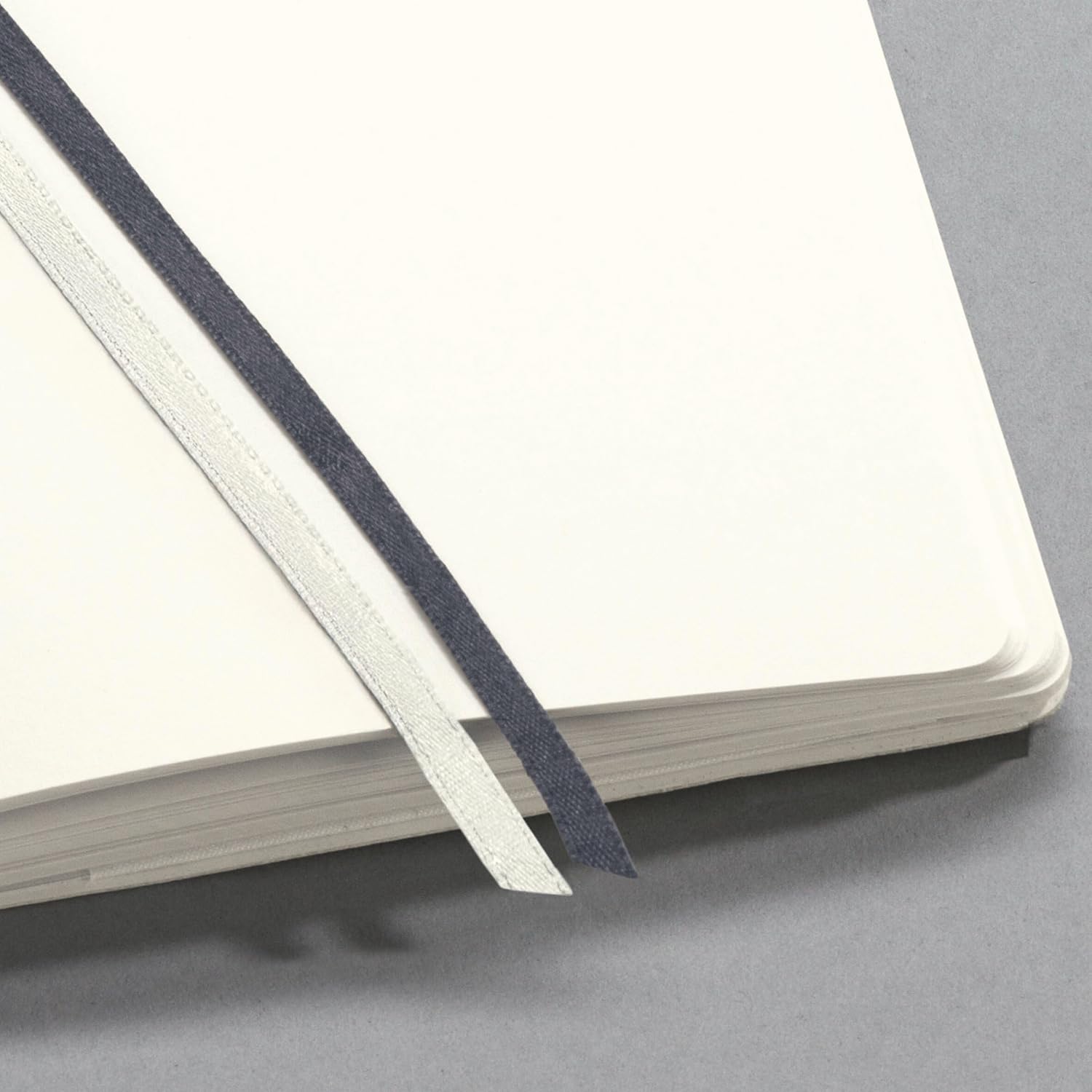 Detalle 2 de SIGEL C2636 Conceptum Wochenplaner 2026 – A5, dunkelgrau, Softcover, 192 Seiten