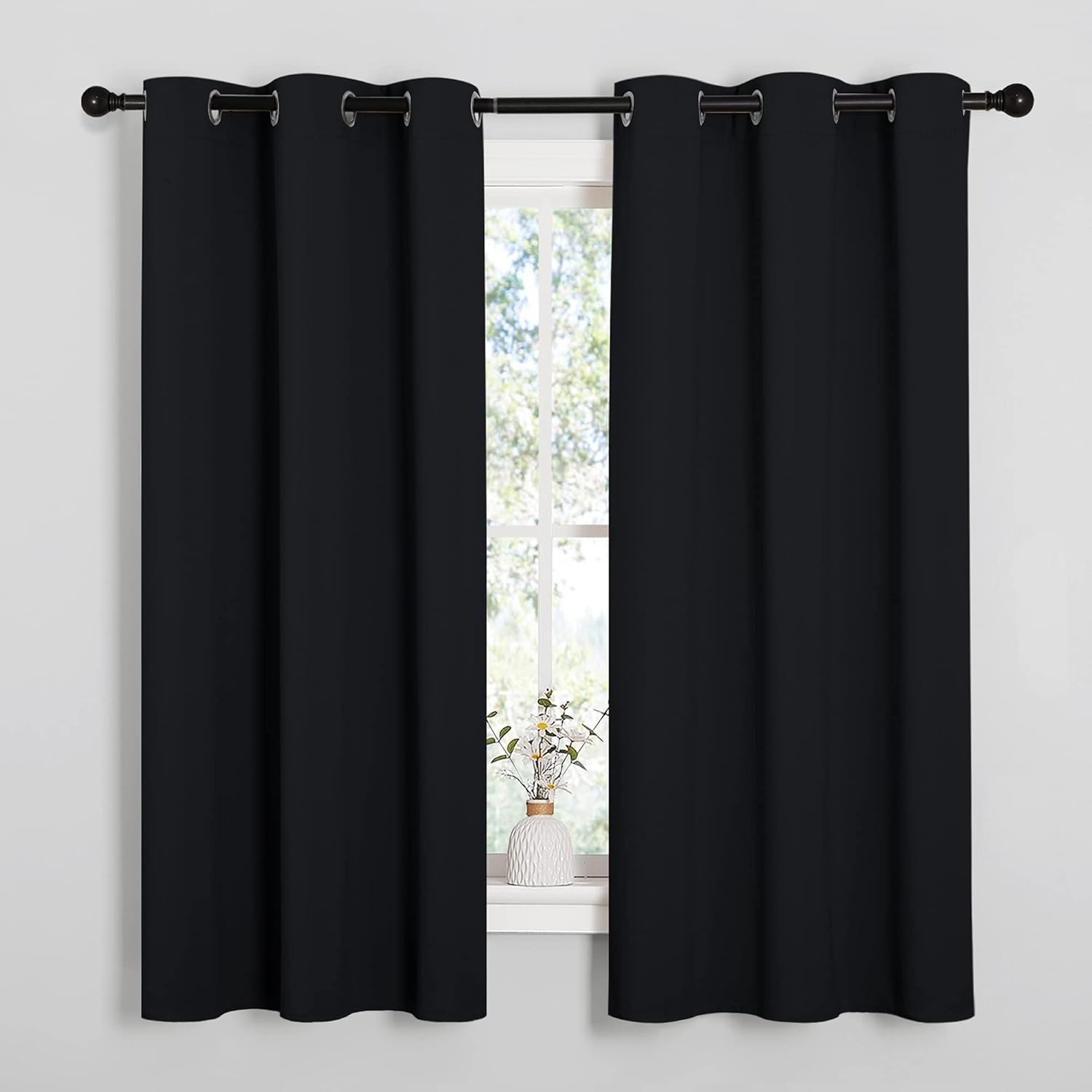 Detalle 2 de NICETOWN Pitch Black Blackout Curtains 42ร63 ๐ช