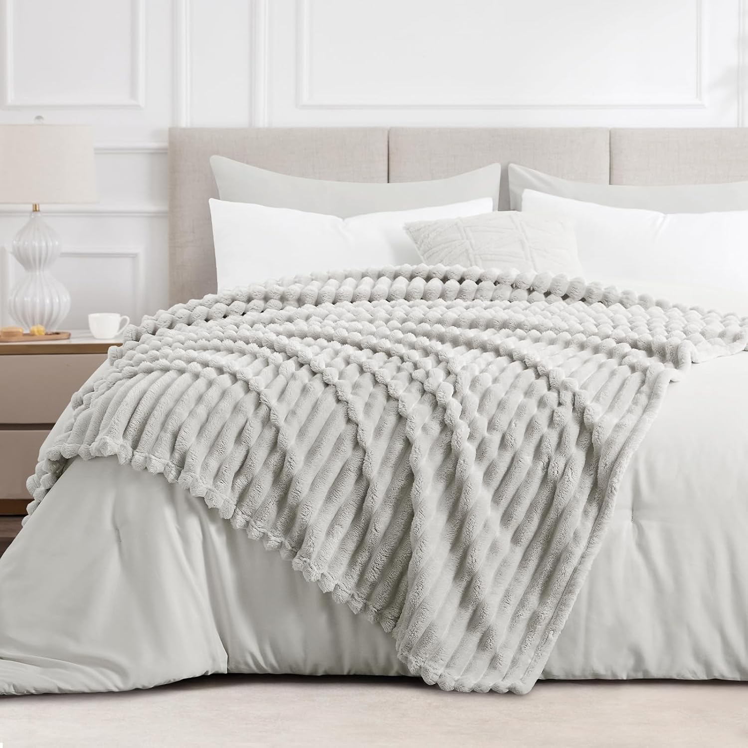 Detalle 2 de RUIKASI Kuscheldecke 220 × 240 cm – Flauschig Hellbeige, OEKO-TEX zertifiziert
