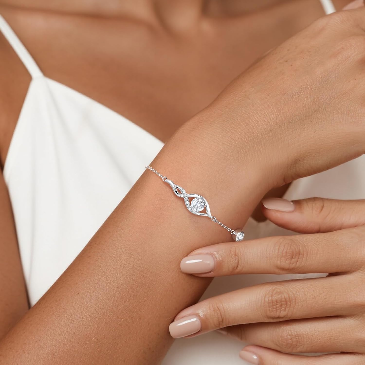 Thumbnail 4 de Louisa Secret Bracciale Donna con Moissanite Cuore Infinito – Oro 18K e confezione regalo