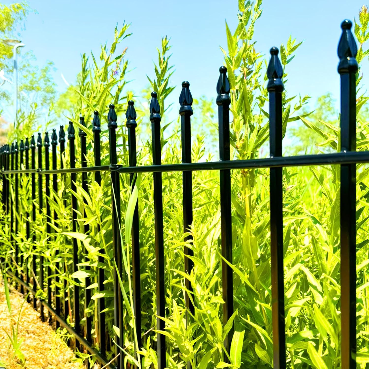 Detalle 2 de Thealyn Metall-Gartenumzäunung dekorativ 60 cm hoch x 60 cm breit (5 Paneele, 3 m Gesamtlänge) schwarz