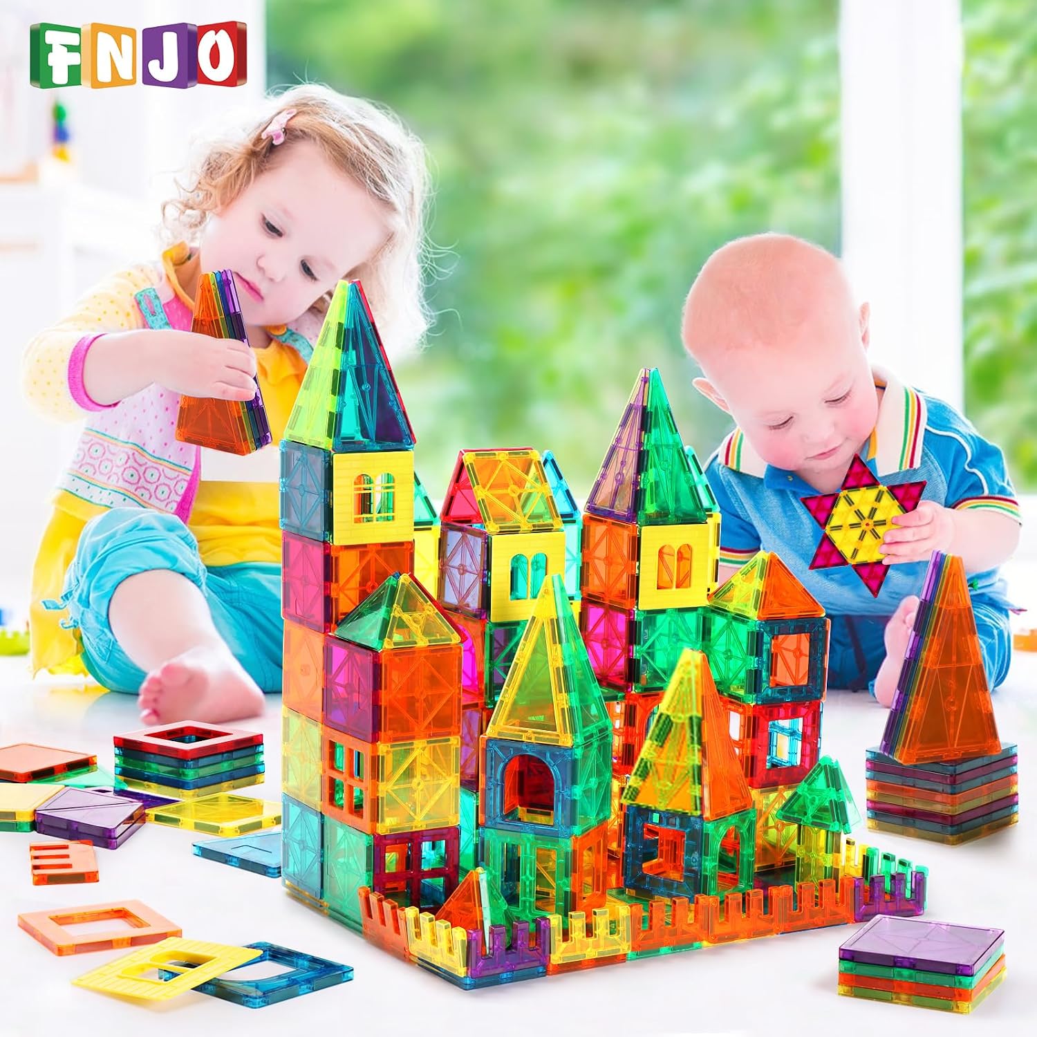 Detalle de FNJO Magnetic Tiles 110PCS: A practical, versatile magnetic building set for kids