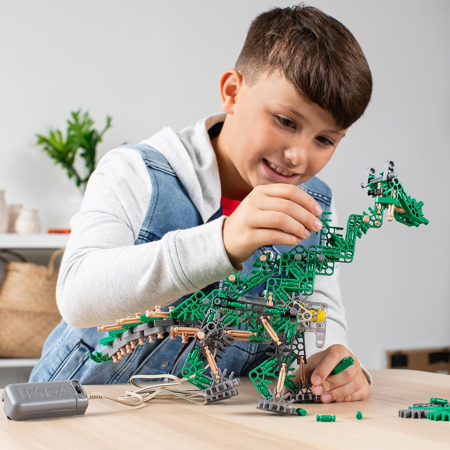 Thumbnail 6 de K’NEX K’Nexosaurus Rex Motorised Building Set (255 pieces) – Basic Fun 12468