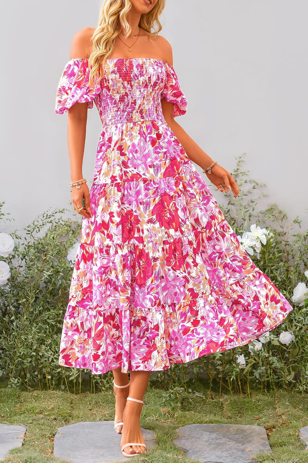 Detalle de PRETTYGARDEN Women’s Casual Summer Midi Dress with Smocked Square Neck & Tiered Ruffles