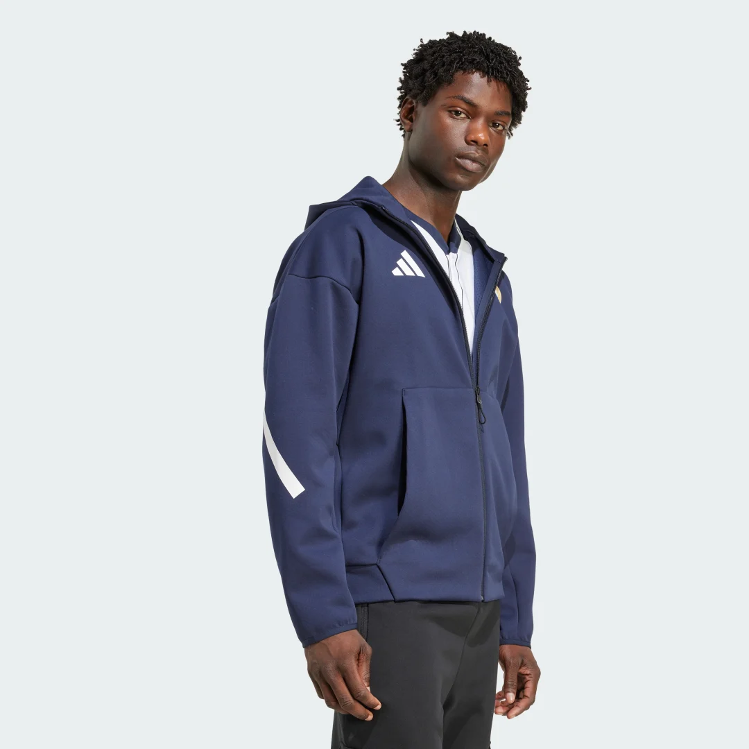 Detalle de Real Madrid ADIDAS Z.N.E. Chaqueta Himno — comodidad y estilo para los aficionados