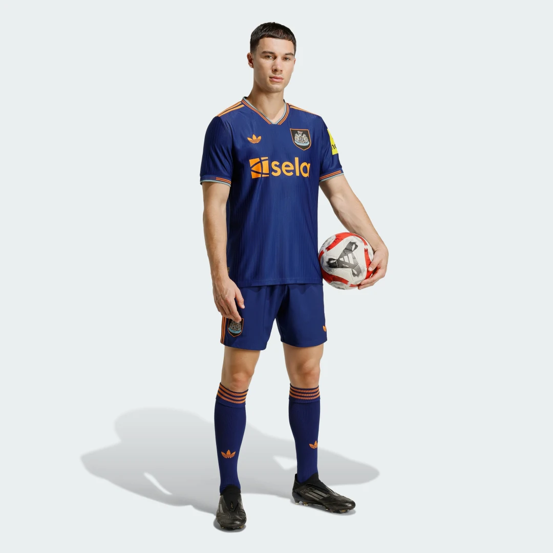 Detalle de Camiseta tercera Newcastle United FC 25/26 Oficial – Adidas