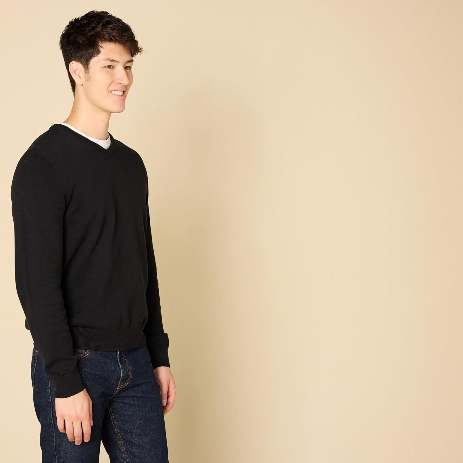 Thumbnail 2 de Amazon Essentials Herren V-Ausschnitt Pullover aus Baumwolle (normale Passform) für den Lagenlook