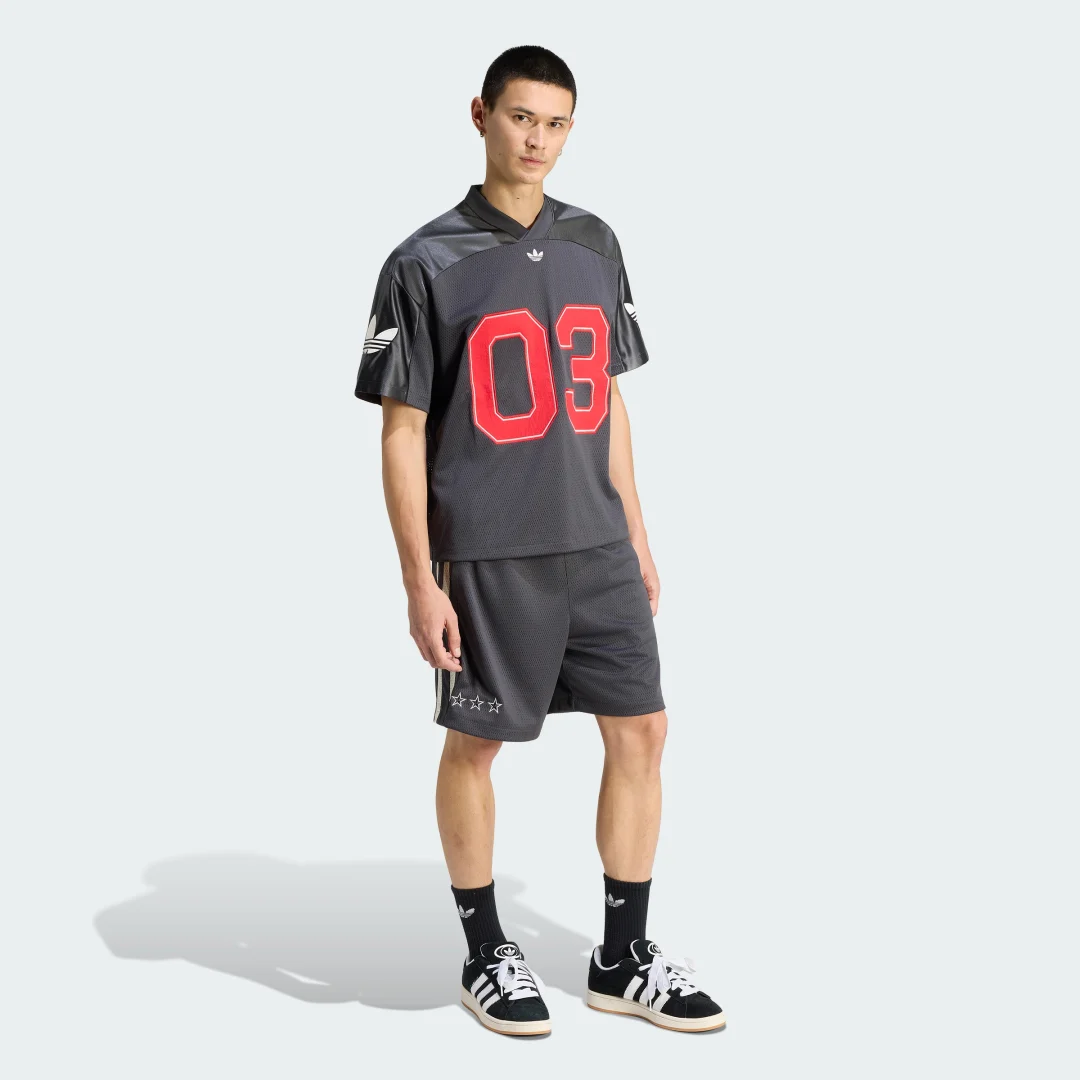 Detalle de Camiseta de Fútbol Originals de Adidas – color negro