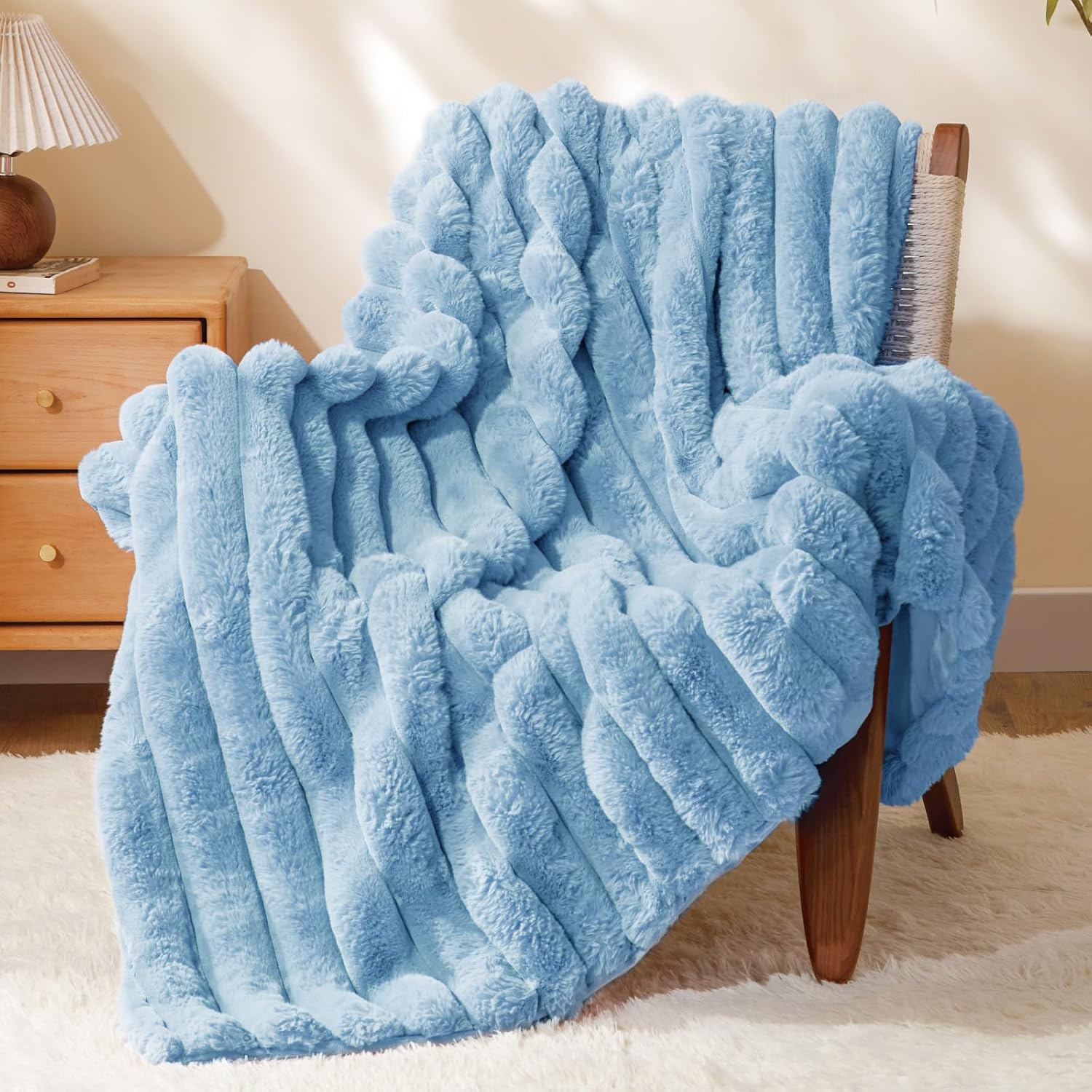 Detalle de BEDELITE Faux Rabbit Fur Blanket 50"x60" 🛋