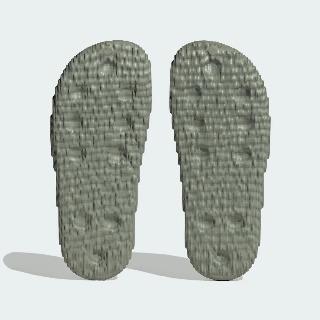Thumbnail 2 de Chancla Adilette 22 de Adidas en verde: comodidad diaria en versión minimalista