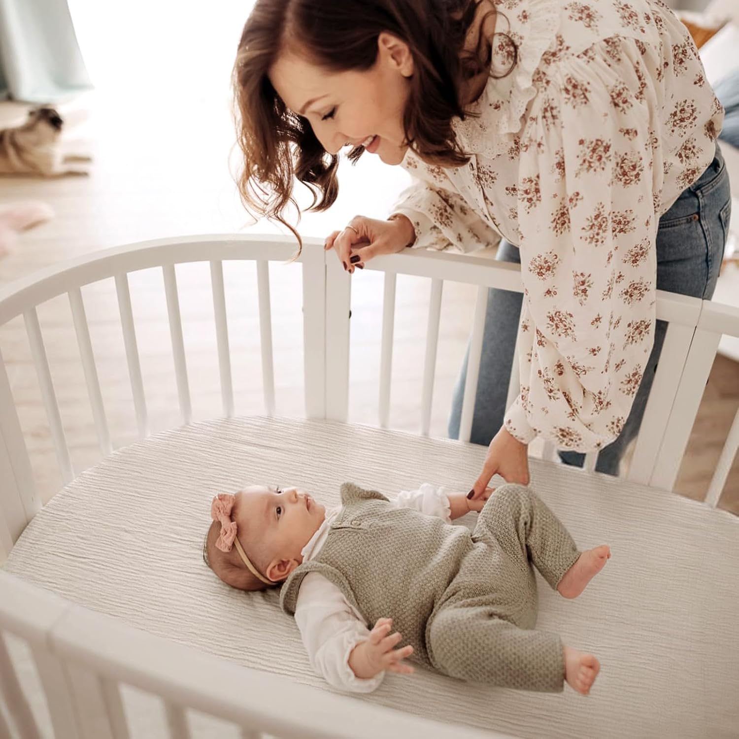 Detalle de lulumoon BS-4 Muslin Bassinet Sheets, 2-Pack, Olive & Cream Cotton