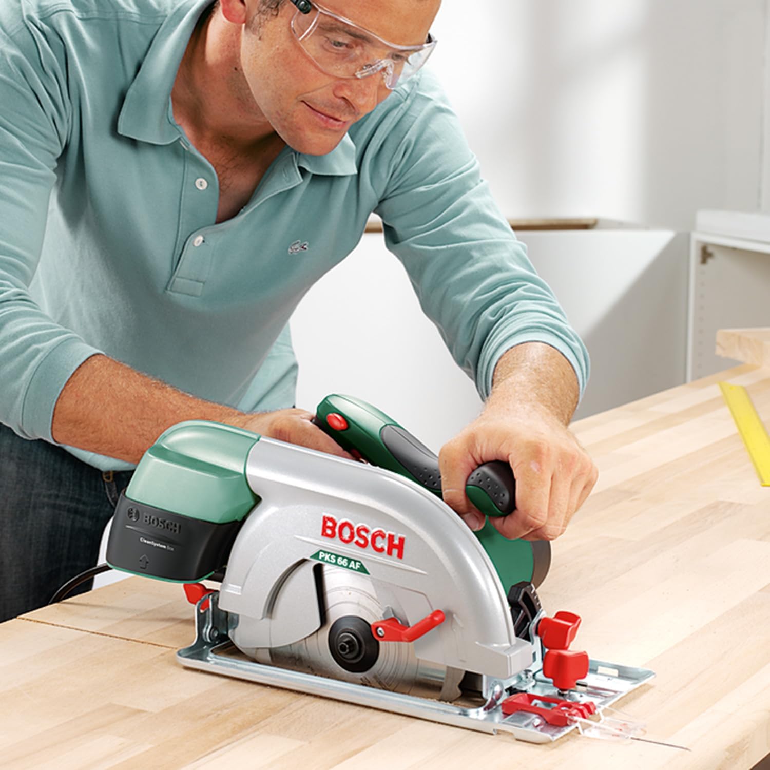 Thumbnail 3 de Bosch Kreissäge PKS 66 AF mit Führungsschienen-Set – 1.600 W, max. Schnitttiefe 66 mm