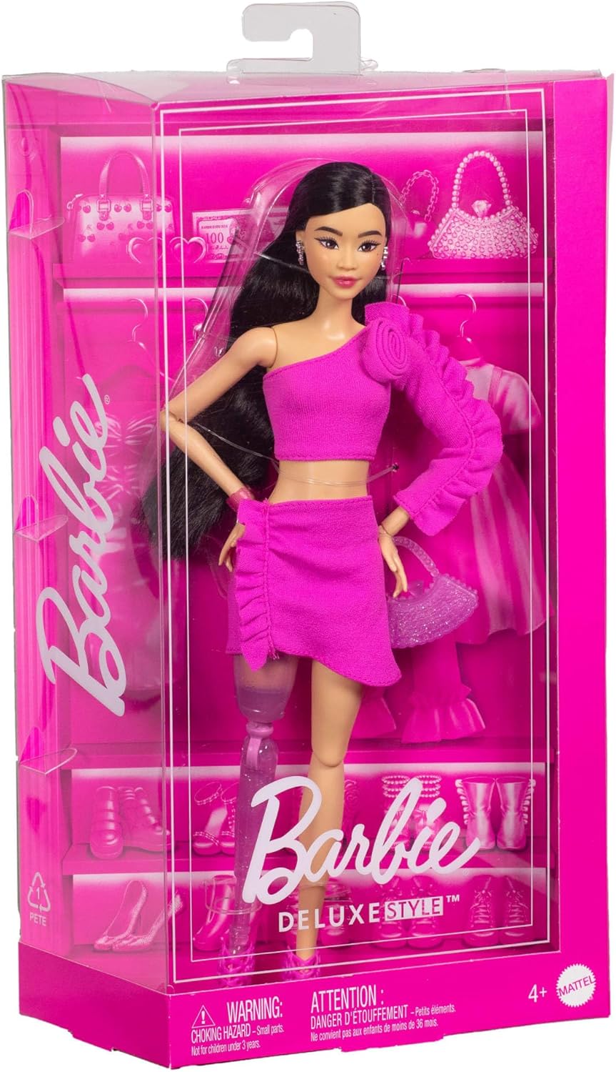 Thumbnail 5 de Barbie Deluxe Style n.2: Bambola Barbiecore con abito rosa e protesi scintillante – 4+ anni