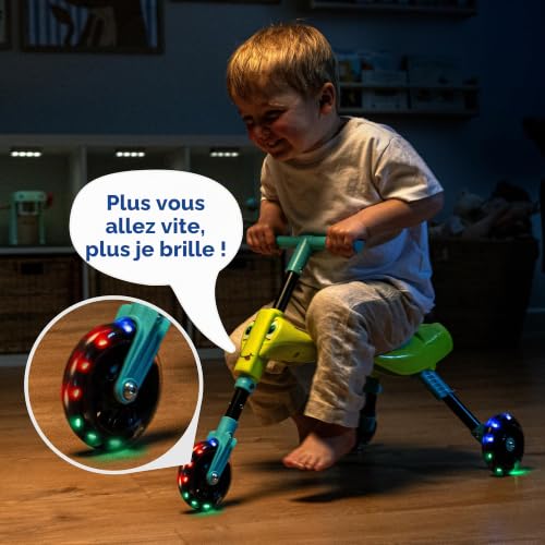 Detalle 2 de Scuttlebug 8615 Tricycle Lumineux luciole pour Enfant 1-3 Ans – Vert, Guidon antenne, Roues LED et pliable