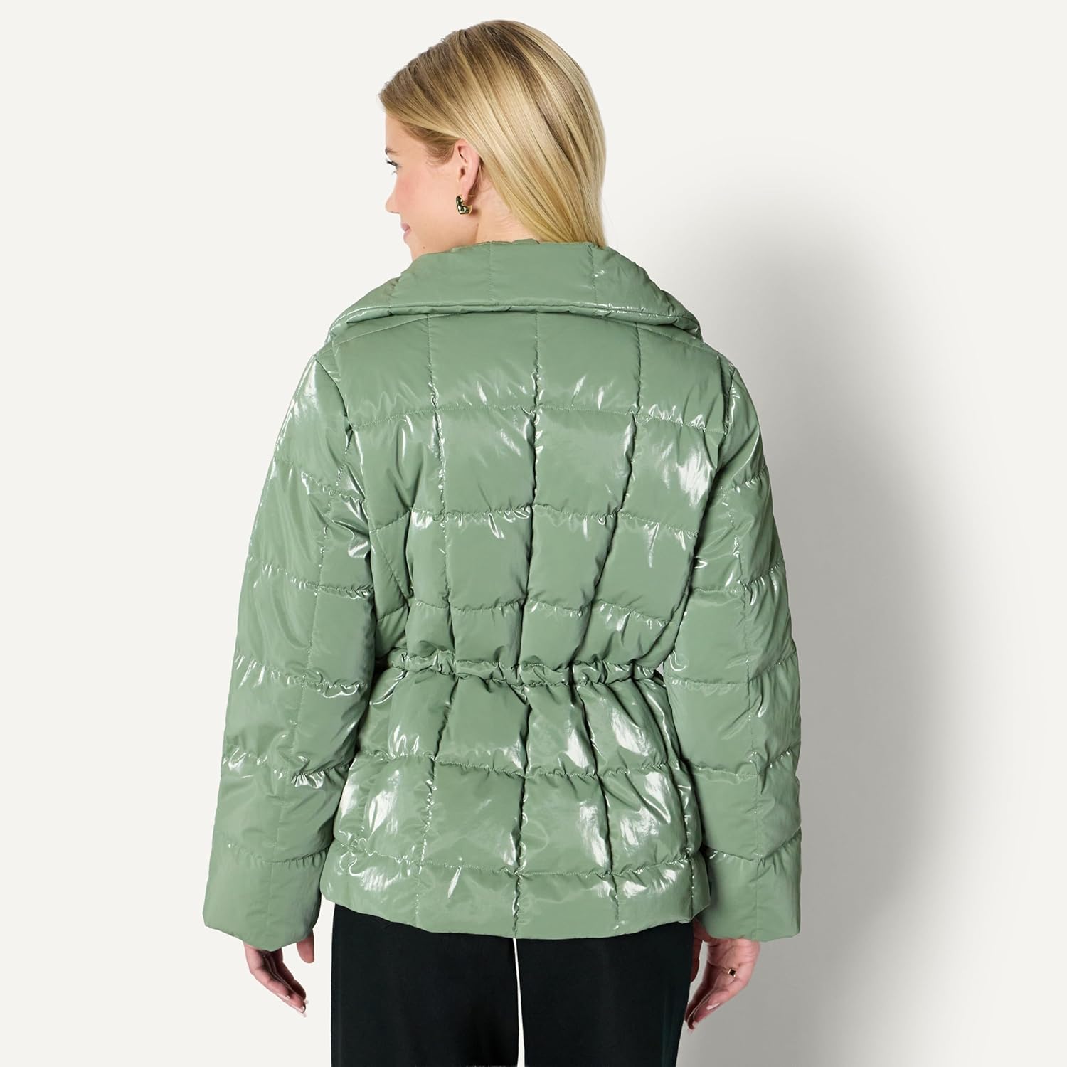 Detalle de Amazon Essentials Women's Oversized-Fit Square Quilted Puffer Jacket with Adjustable Waist