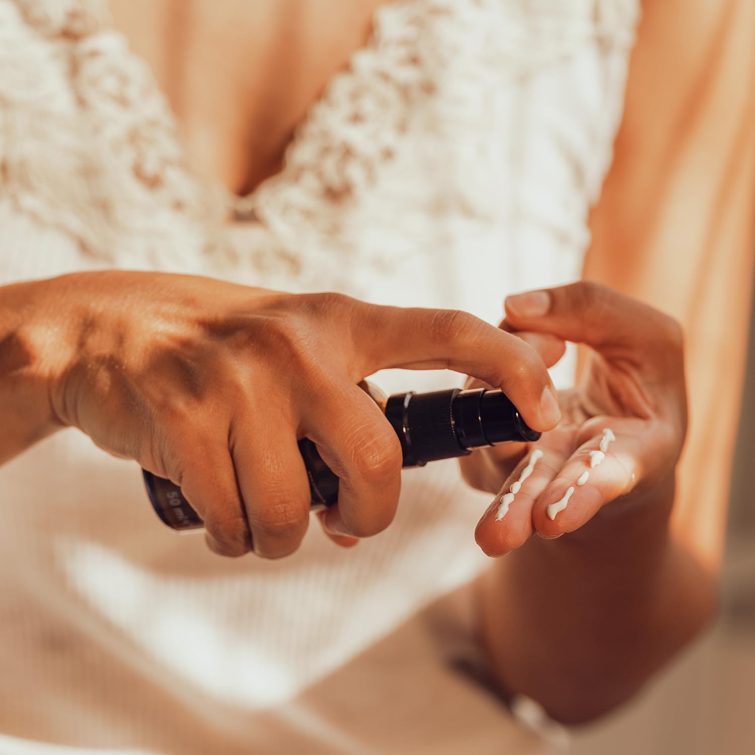 Thumbnail 2 de JUNGLÜCK Sonnenfluid Gesicht SPF 50 (vegan) – leichtes Breitspektrum-Fluid ohne Weißeleffekt