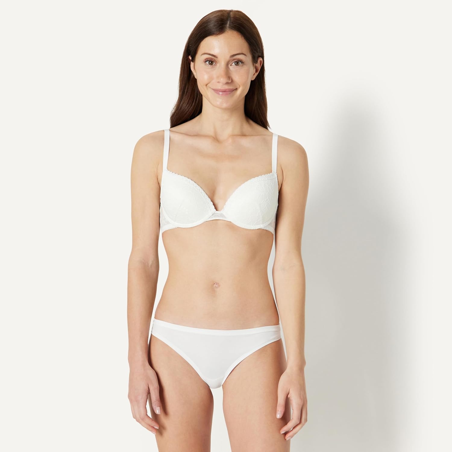 Thumbnail 3 de Amazon Essentials Women's Peached Microfibre Thong