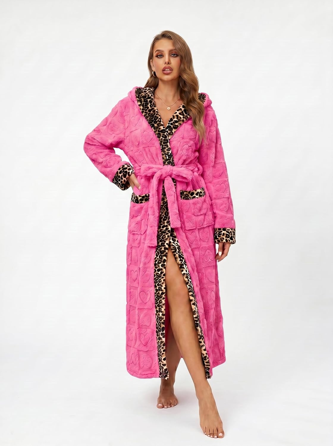 Detalle 2 de RONGTAI Womens Soft Fuzzy Fleece Leopard Bathrobe with Pockets & Belt