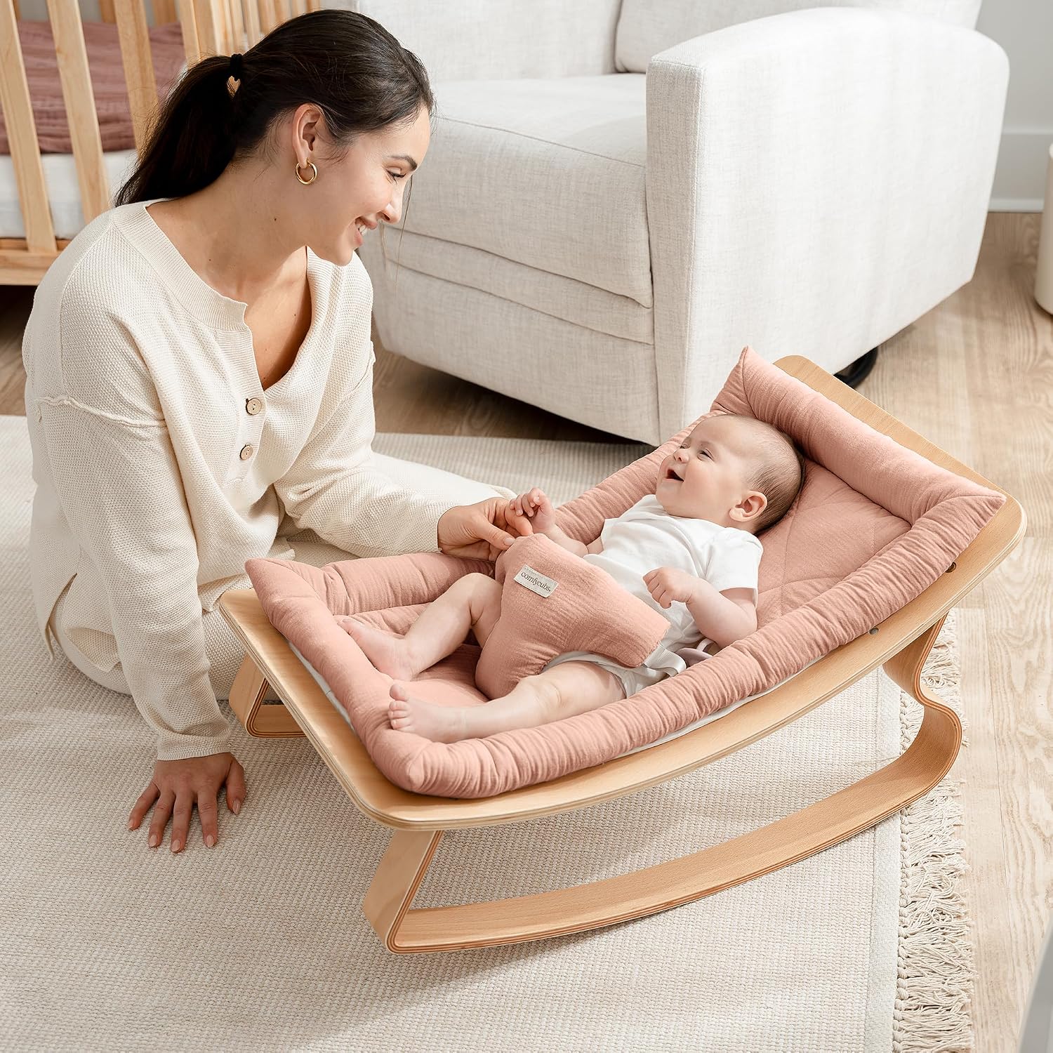 Detalle de Comfy Cubs Baby Rocker, Wooden Infant Recliner with Removable Muslin Cushion, Blush