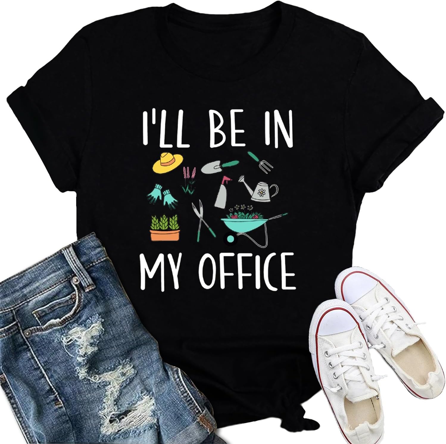 Detalle de Qskall Garden women’s plant lover T-shirt with “I’ll Be in My Office” slogan