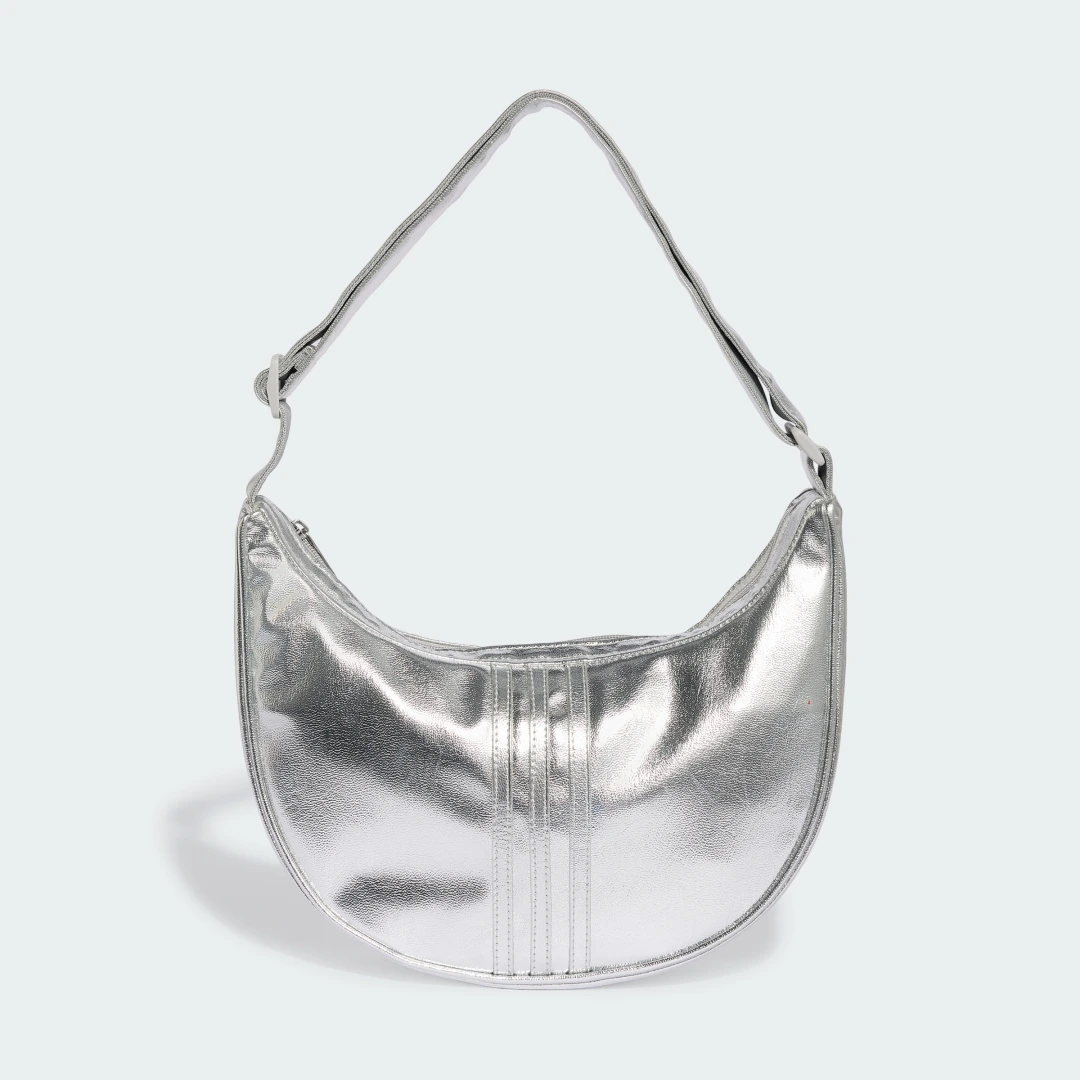 Detalle 2 de Bolso Adidas Adicolor Half Crescent de piel sintética metalizada