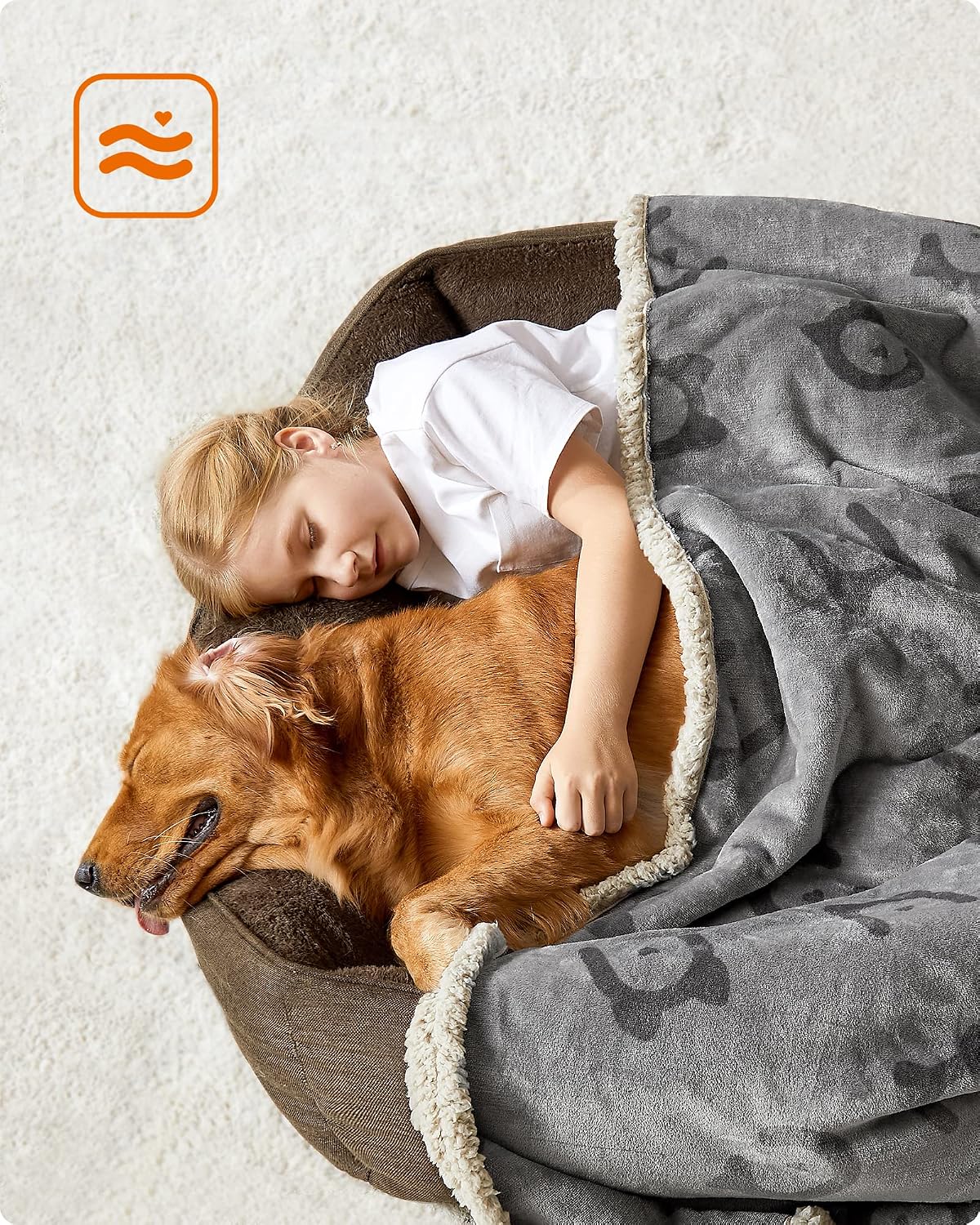 Detalle de FEANDREA Basco Collection PPB080G01 Waterproof Reversible Dog Blanket, 203 x 152 cm