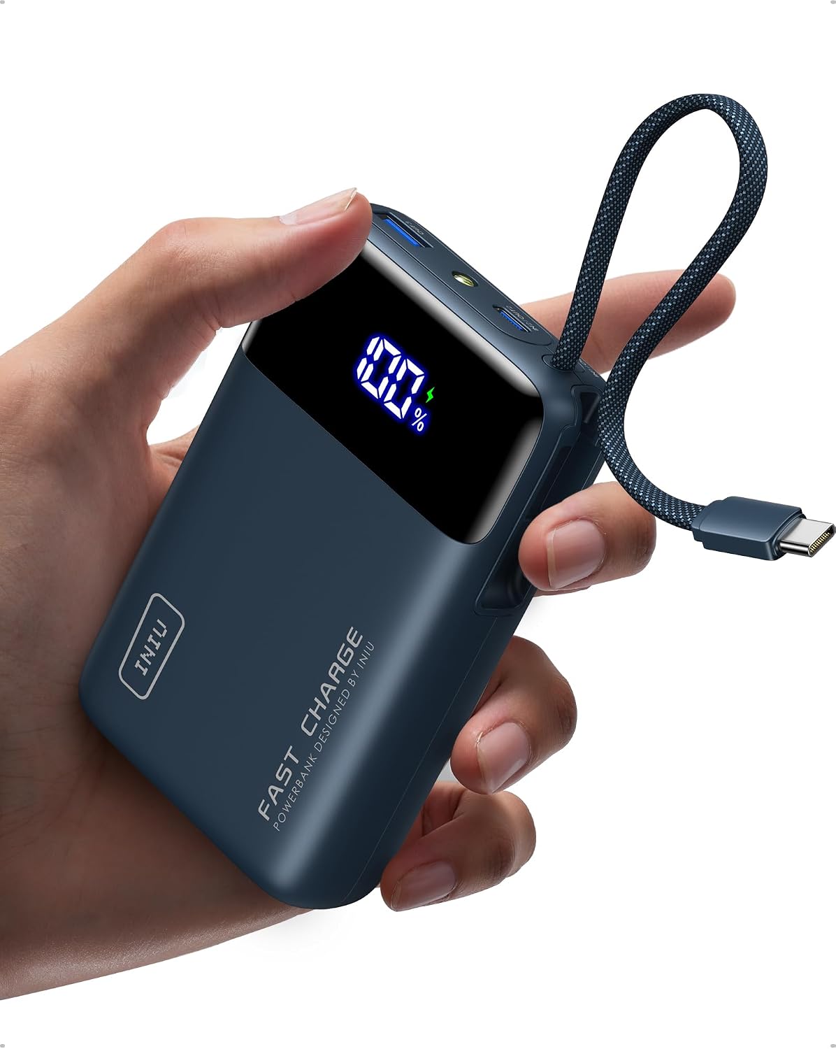 Detalle de INIU 45W powerbank med 20 000 mAh och inbyggd USB-C-kabel, blå