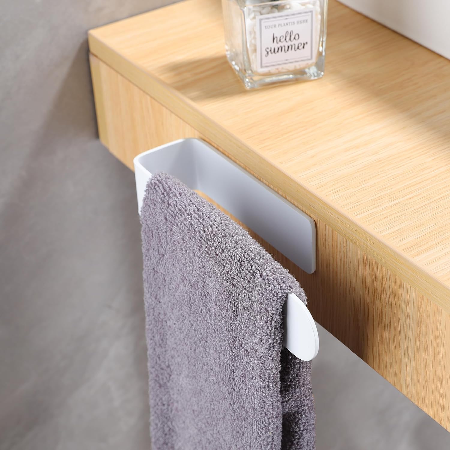 Detalle 2 de YIGII White Hand Towel Holder – Self-Adhesive Stainless Steel Towel Rail (19.6 cm) for Easy Bathroom Organisation