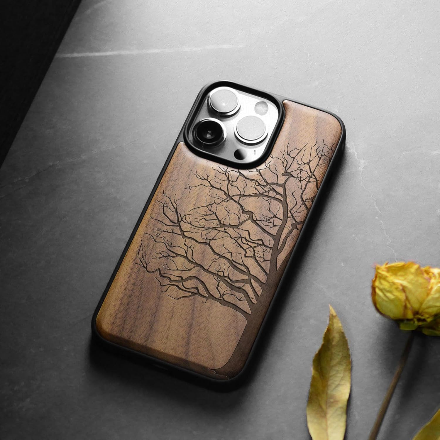 Thumbnail 3 de Carveit Magnetic Wood Case for iPhone 15 Pro — Walnut Solid Wood with Black Soft TPU, MagSafe Compatible