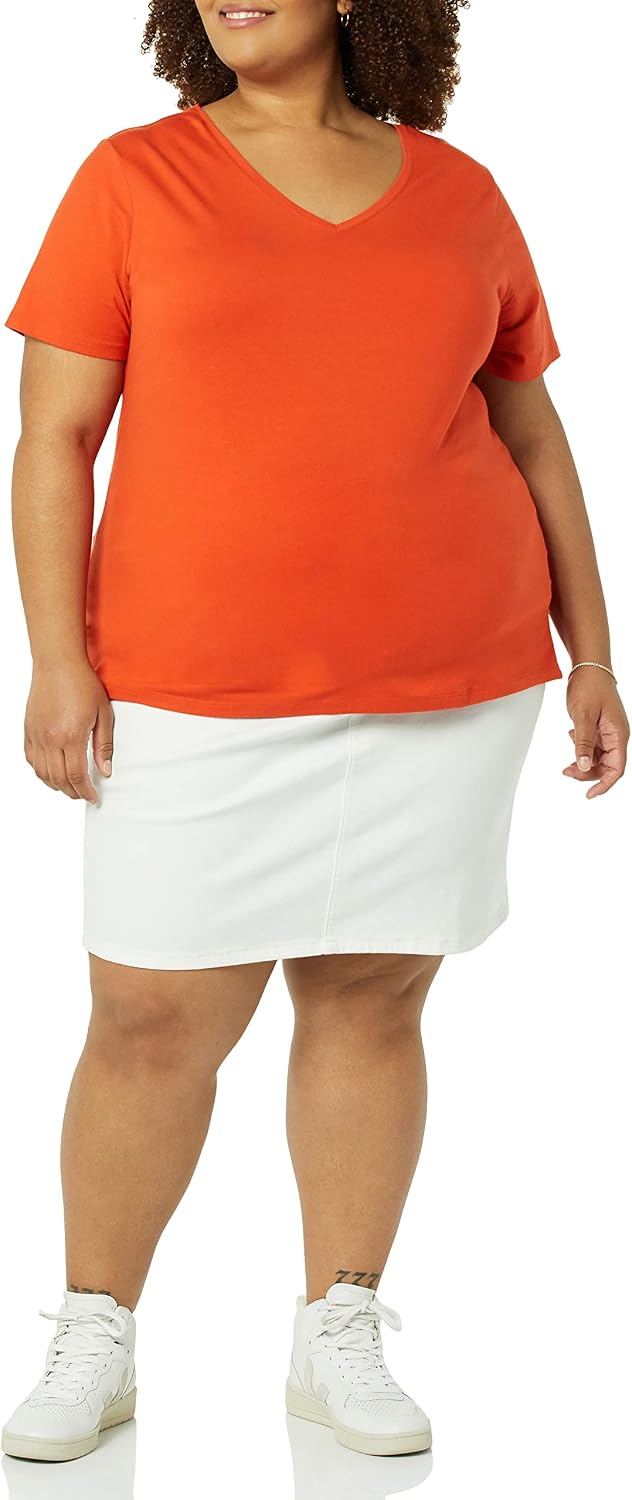 Detalle de Amazon Essentials Women's Plus Size Short-Sleeve V-Neck T-Shirt
