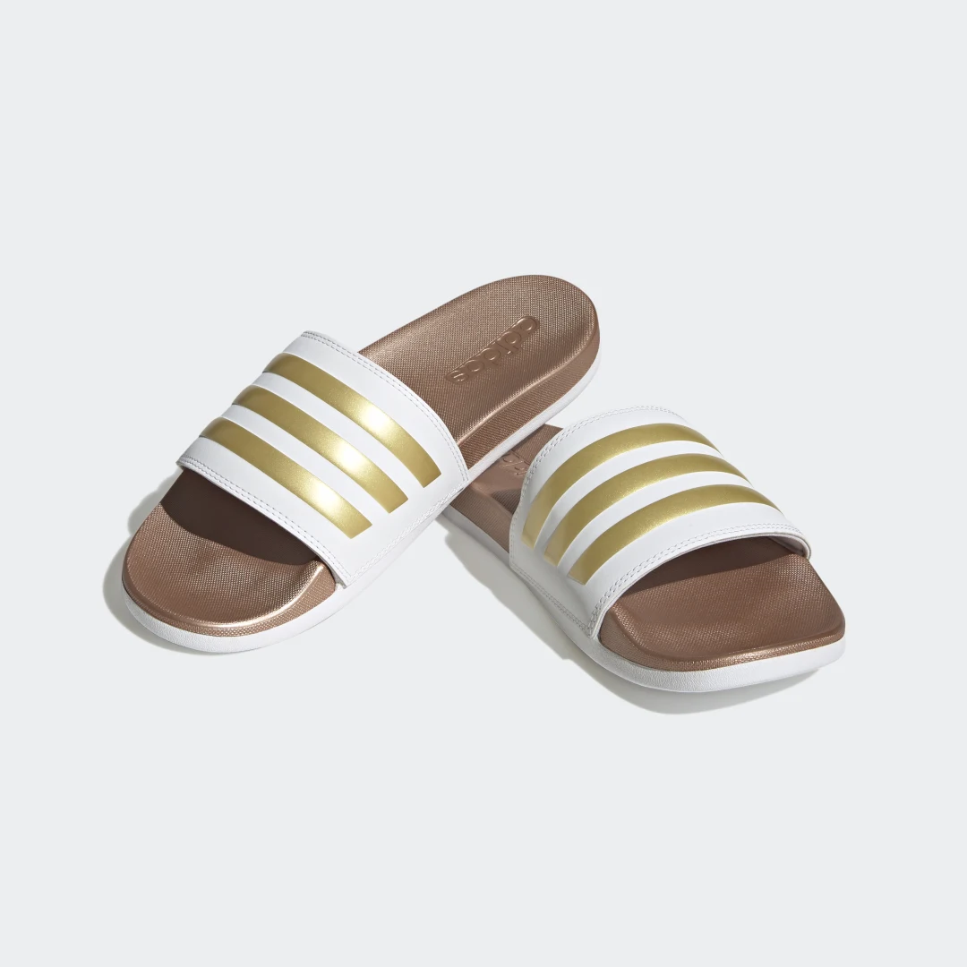 Detalle 2 de Adidas Chancla Adilette Comfort en color blanco