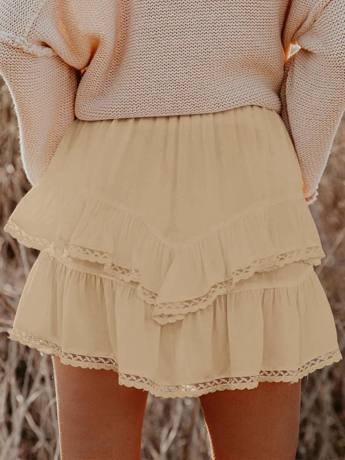 Detalle 2 de Aoudery Flowy Crochet Boho Shorts for Women – High-Waisted, Layered Ruffle Skorts