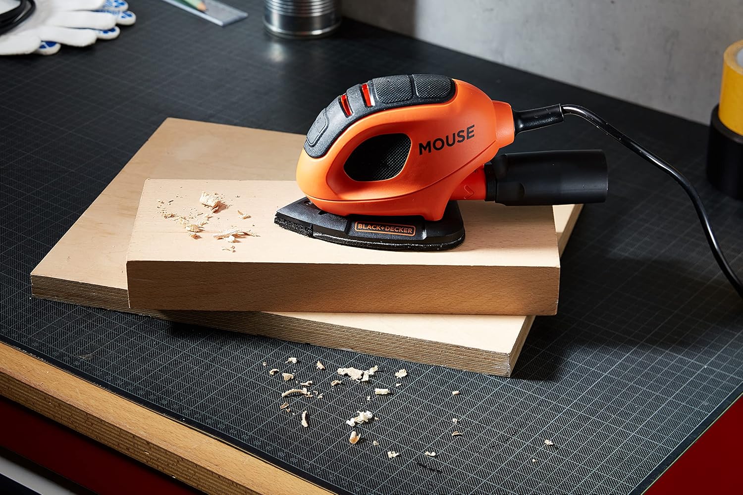 Detalle de Black+Decker BEW230BC-QS Lijadora de Detalle Mouse 55 W: kit completo con 15 accesorios y bolsa