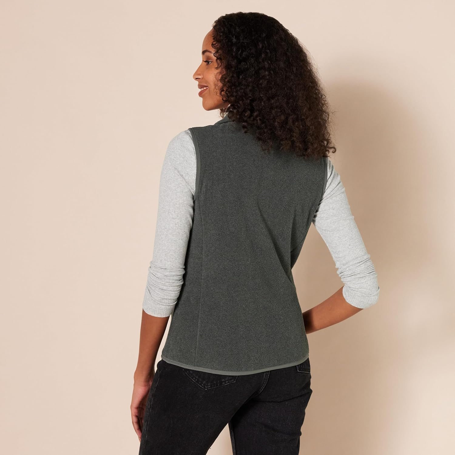 Thumbnail 1 de Amazon Essentials Women’s Classic-Fit Sleeveless Polar Soft Fleece Vest (Plus Size available)