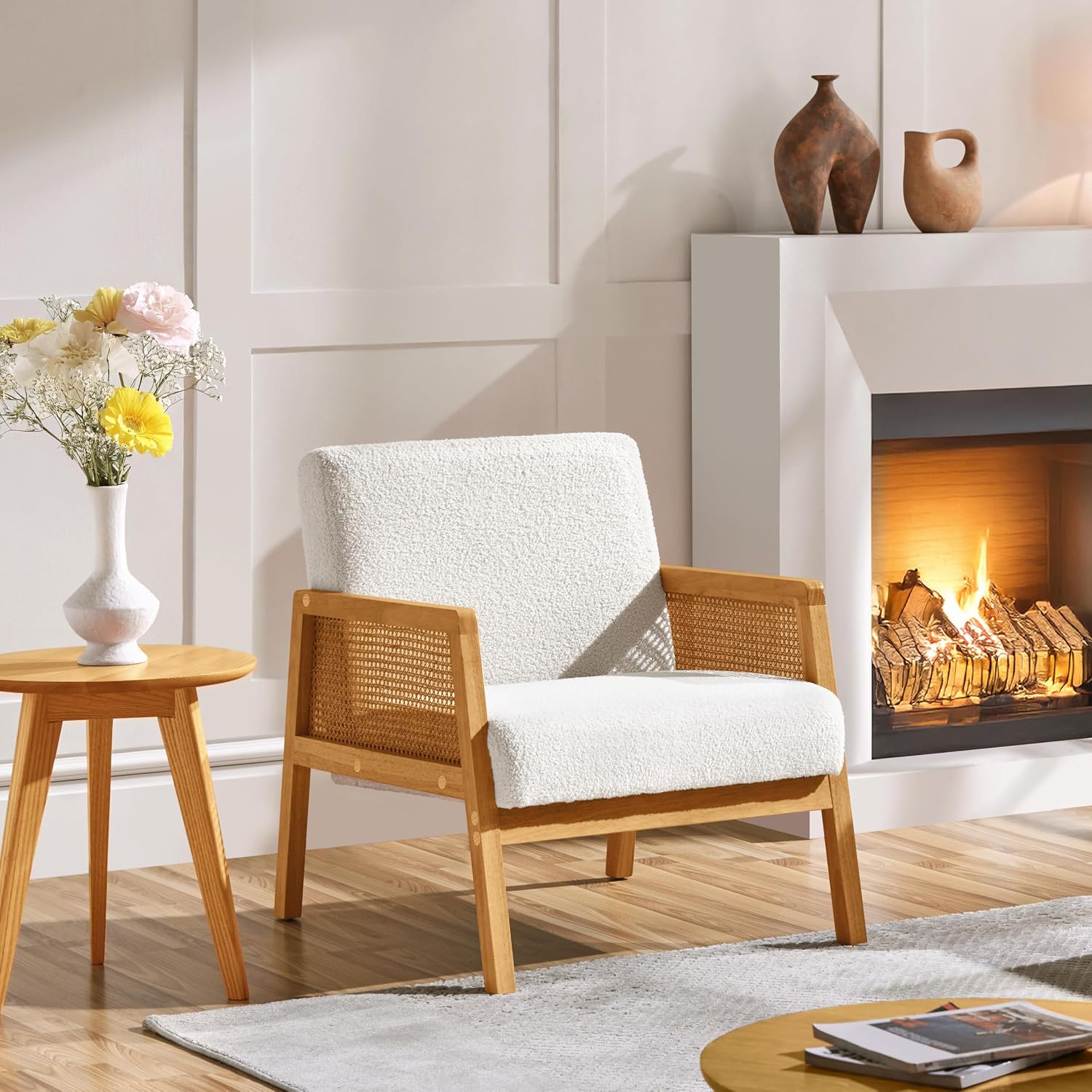 Detalle 2 de Yaheetech Rattan Accent Chair with Rubberwood Frame