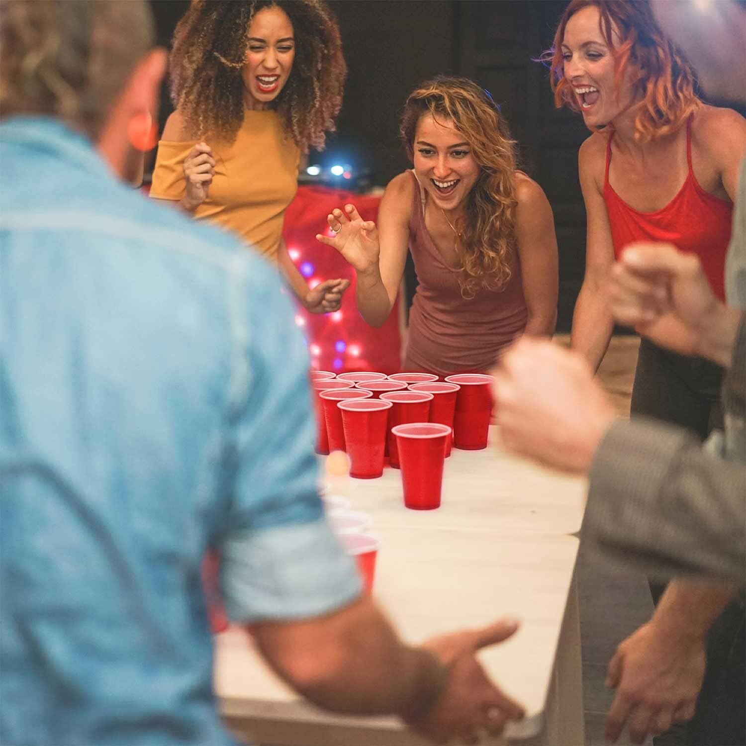 Detalle 1 de GOODS+GADGETS® Beer Pong-set med 50 blå plastmuggar, 473 ml