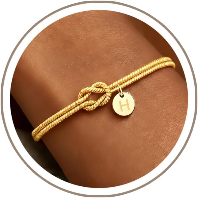 Detalle de HAYOUWAY Liebesknoten-Armband Damen in Goldoptik mit Buchstaben (14K vergoldet)