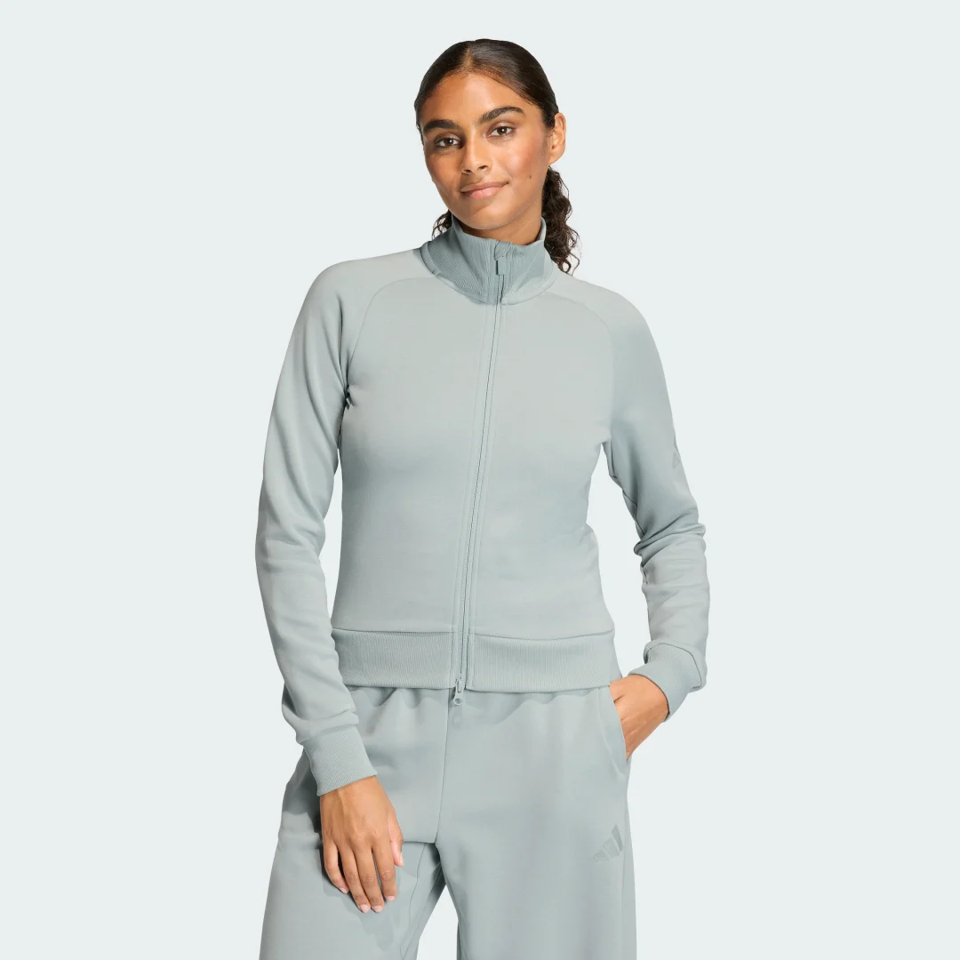 Detalle de Chaqueta deportiva entallada Soft Lux de Adidas: análisis y guía de compra