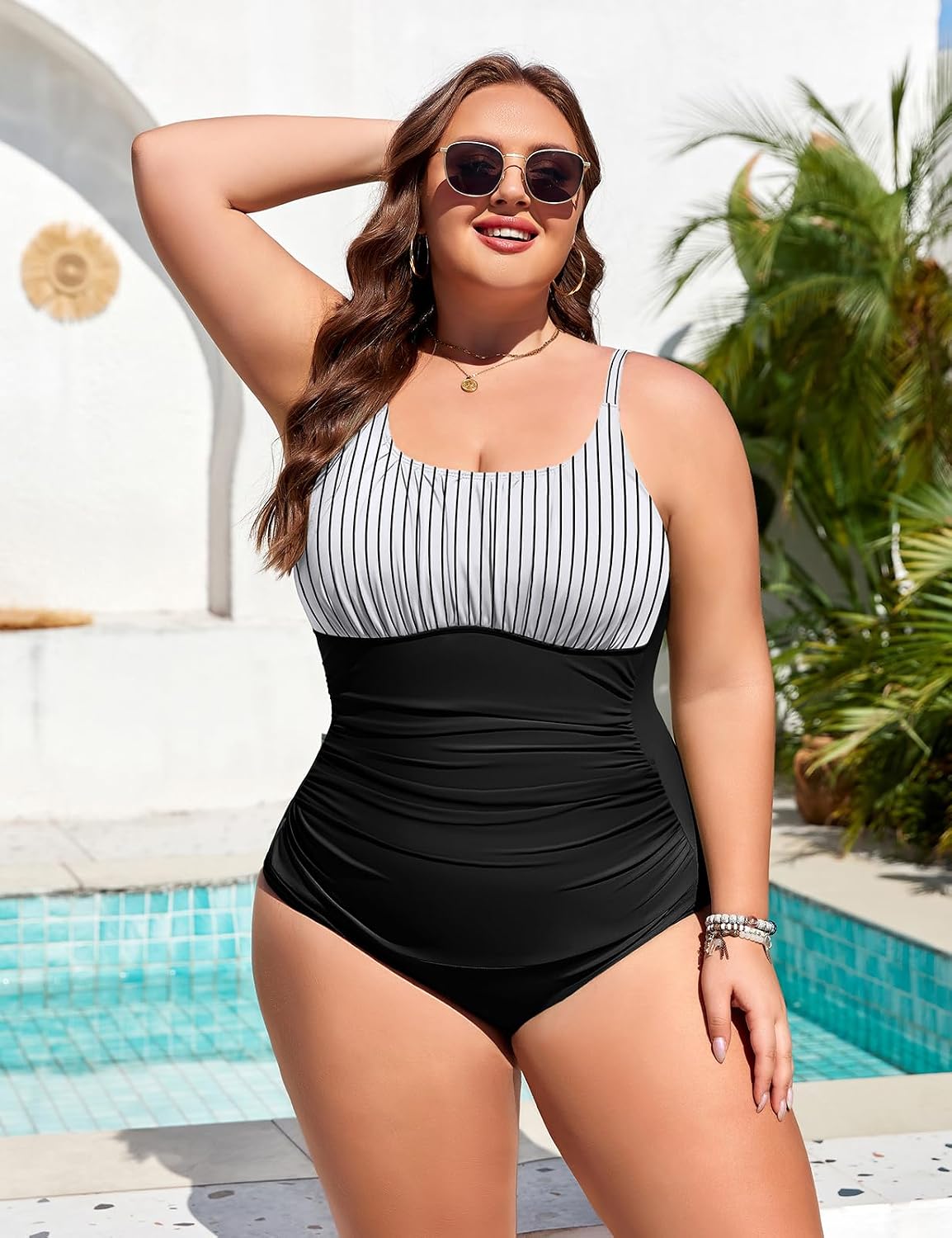 Detalle de heekpek Women's Plus Size One-Piece Swimsuit with Ruched Front and U Neck